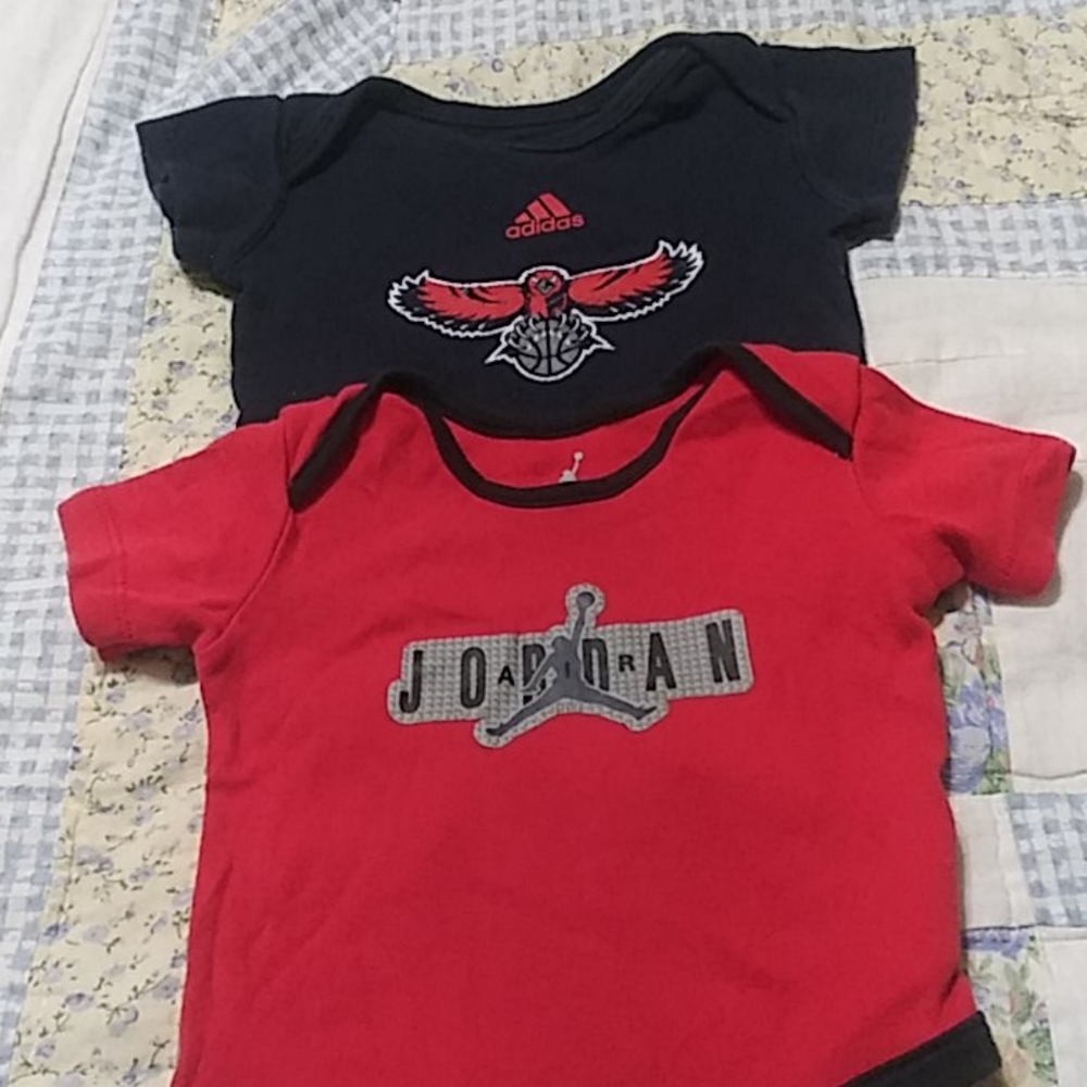 Boy's bodysuit